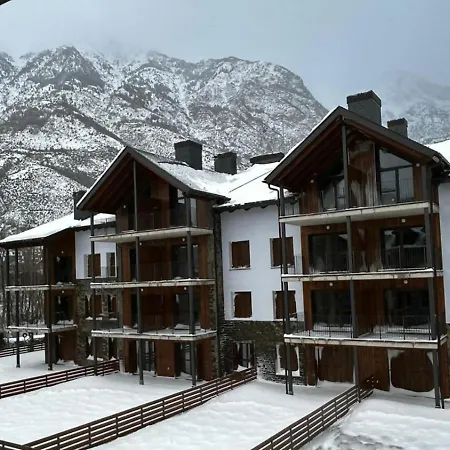 Loira Casa Sanchines: Calido Duplex En Benasque